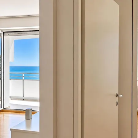 Skymare - Beachfront Sea View *