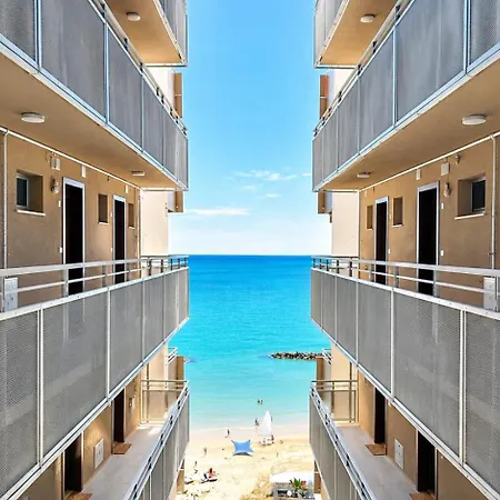 Skymare - Beachfront Sea View アパート *