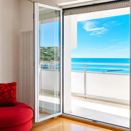 Skymare - Beachfront Sea View *